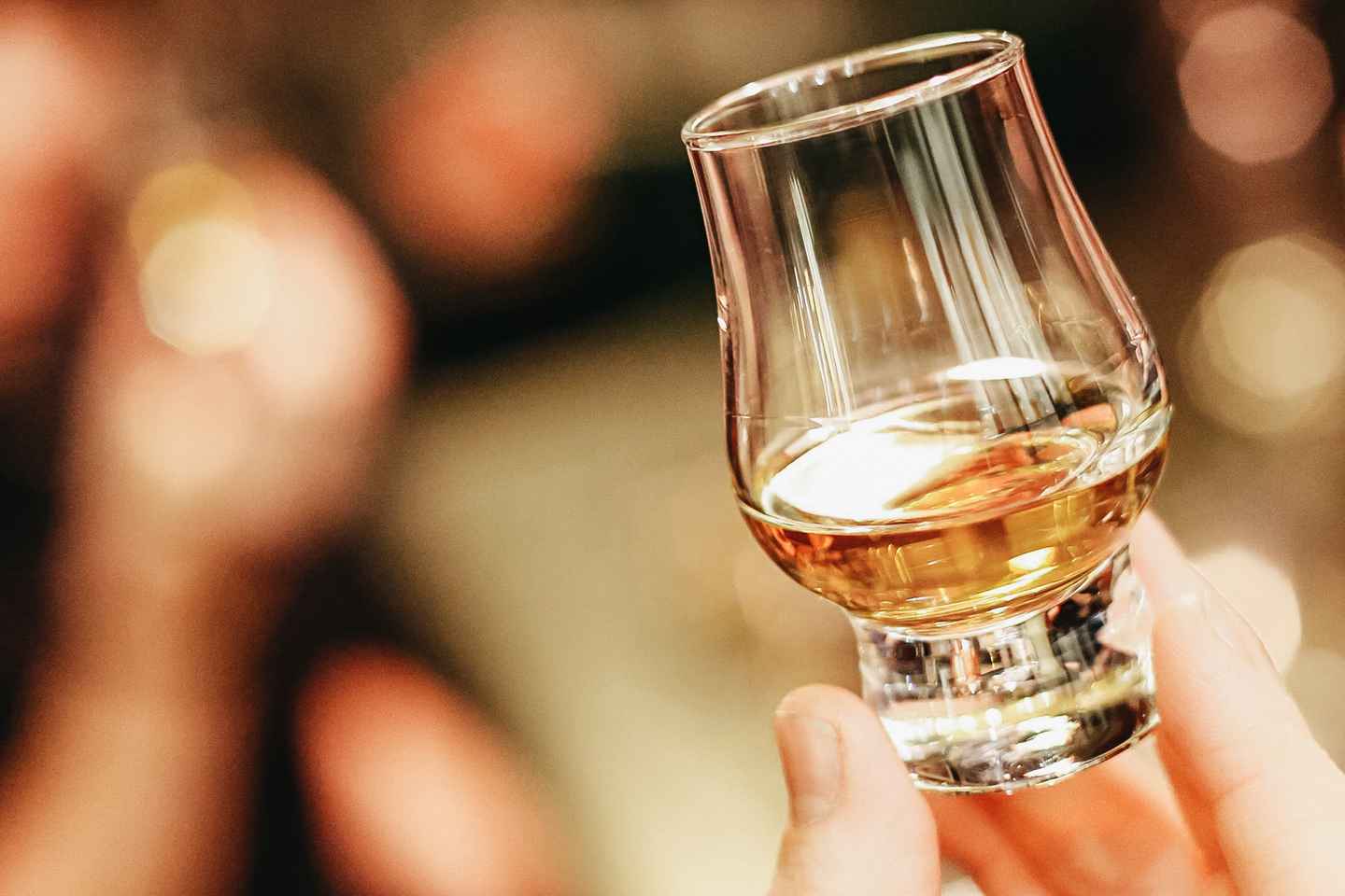 whiskey tasting and storytelling tour