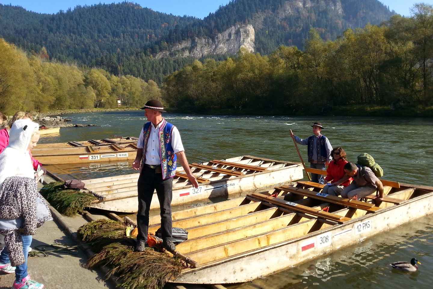 go river rafting through the dunajec river gorge