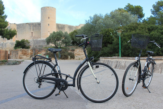 Palma Old Town and Bellver Castle Small Group Bike Tour