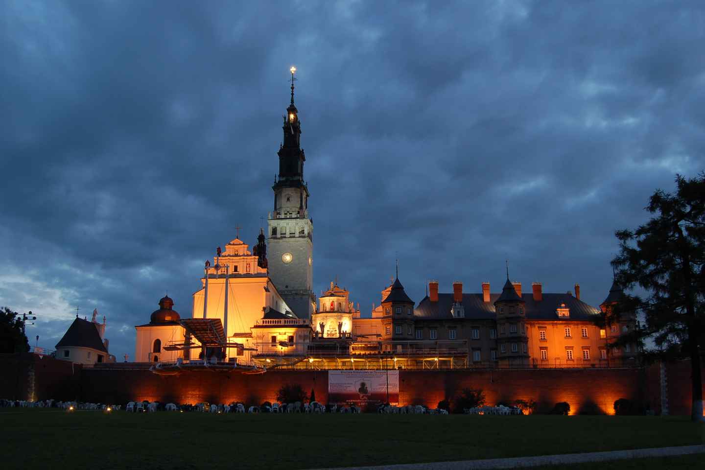 day trips from krakow | black madonna of częstochowa