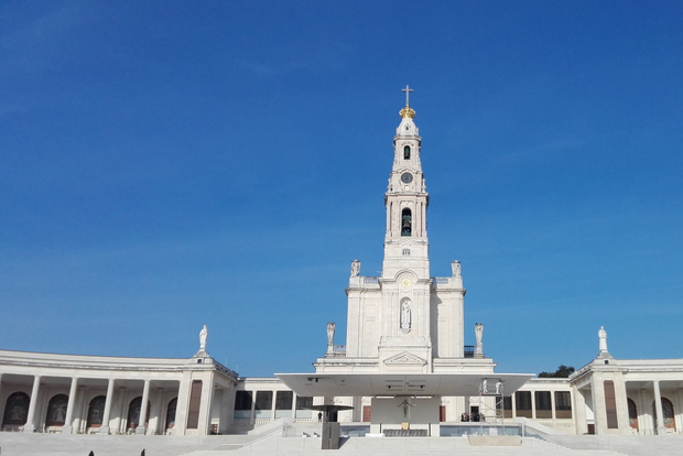 Fatima, Batalha, Alcobaça, Nazaré e Óbidos: tour privato