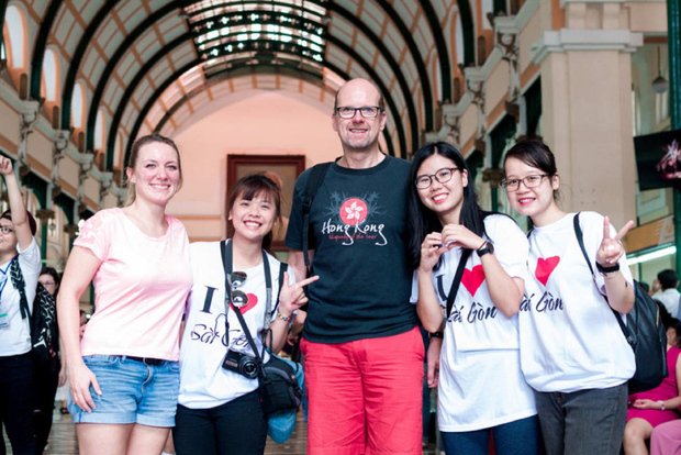 Ho Chi Minh: Historical Private Scooter Tour