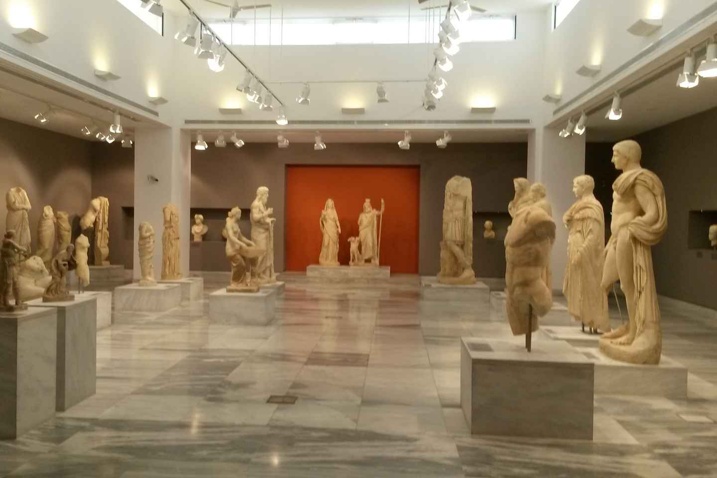 admire the collection at heraklion archaeological museum
