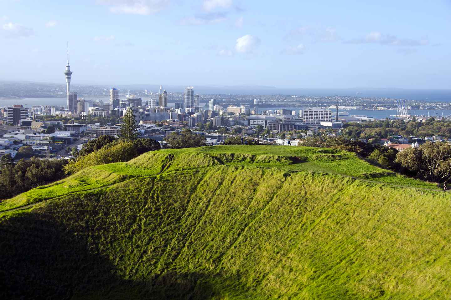 walk up to mount eden lookout