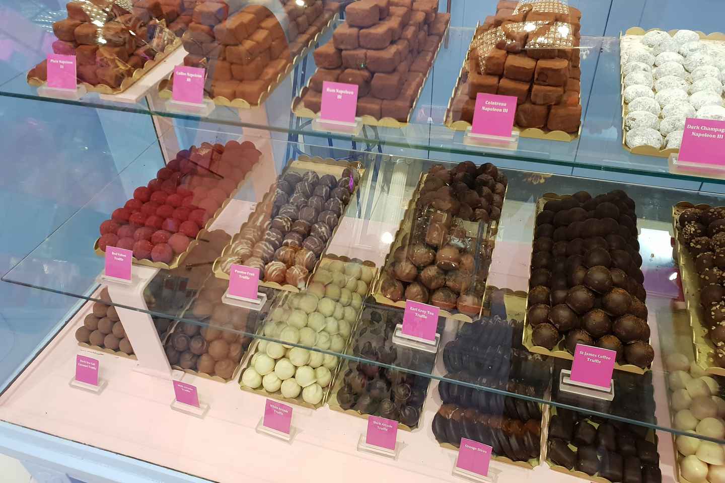 getyourguide london | three-hour vip chocolate tour