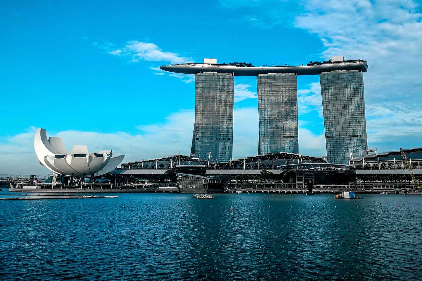 24 hours in singapore | singapore walking tour: secrets of marina bay