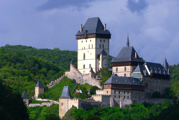 Da Praga: piccole grotte di Koneprusy e castello di Karlstejn