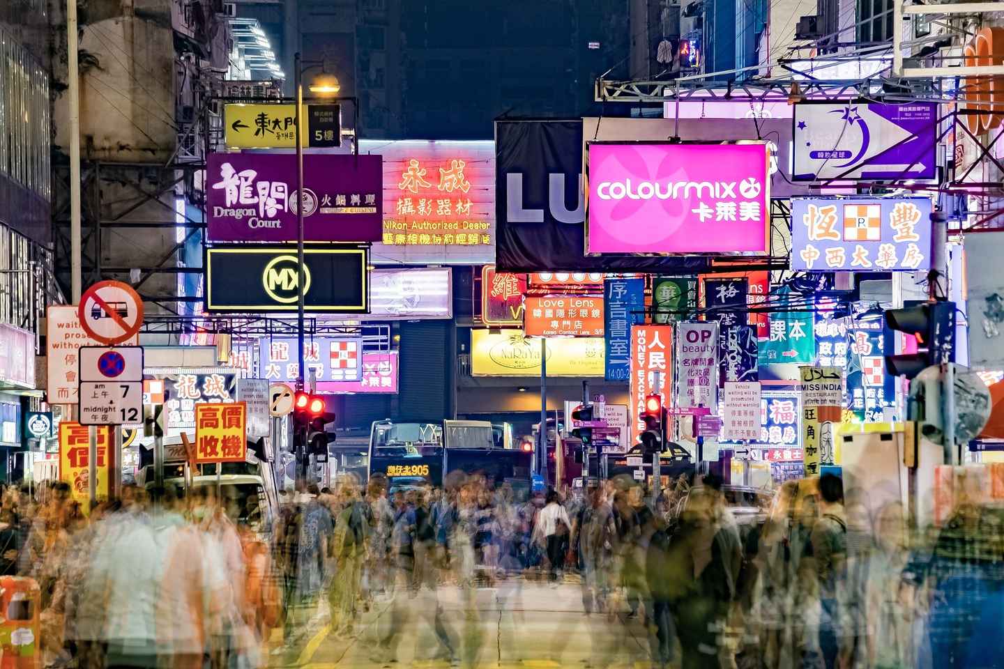 things to do during a layover in hong kong | go shopping in the city