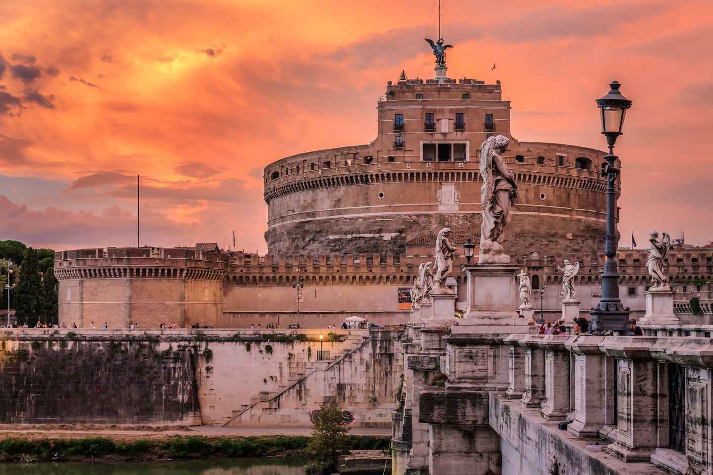 view the opulent chamber of castel sant'angelo