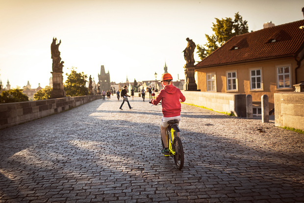 Praga: tour con E-Scooter al Castello e alle migliori viste di Praga