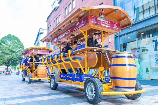 Belfast: Excursão de bicicleta pela cidade no centro da cidade