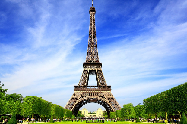 París: cumbre de la Torre Eiffel con almuerzo y crucero por el Sena