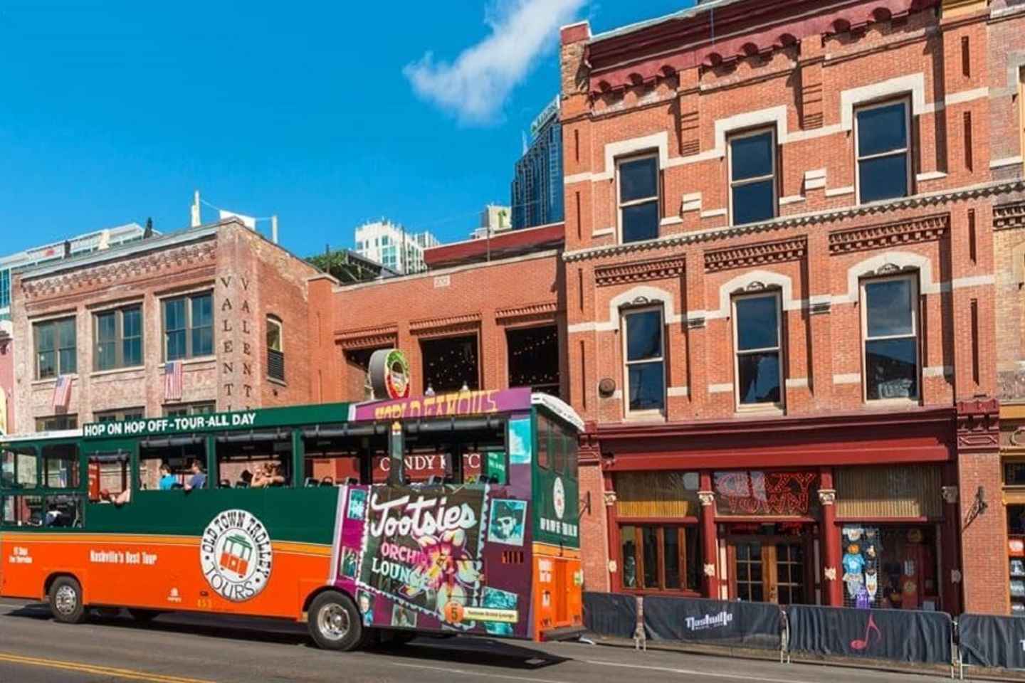 visit the popular attractions of nashville on board the hop-on hop-off old town trolley!