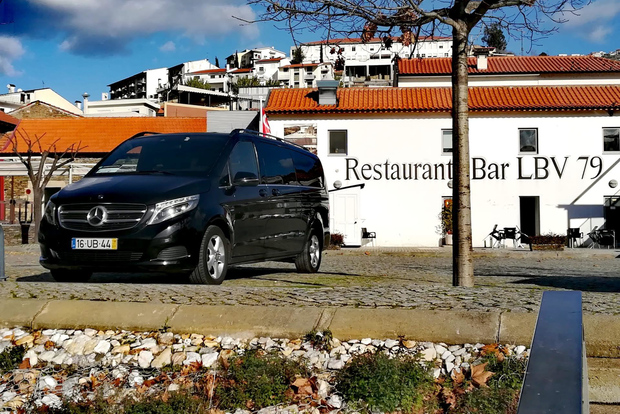Trasferimento privato dall'aeroporto di Porto al centro di Porto