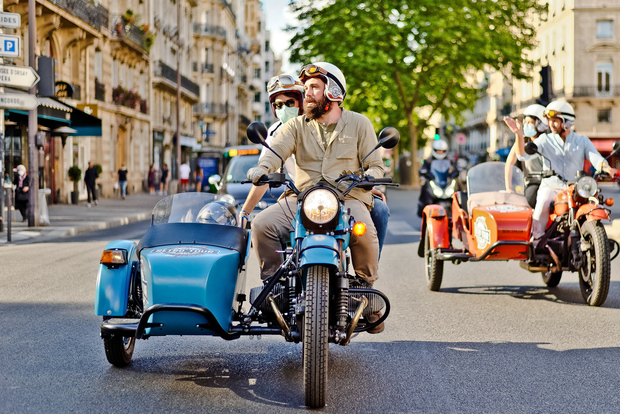 Parigi: tour di mezza giornata in classico vintage da 2 ore con sidecar