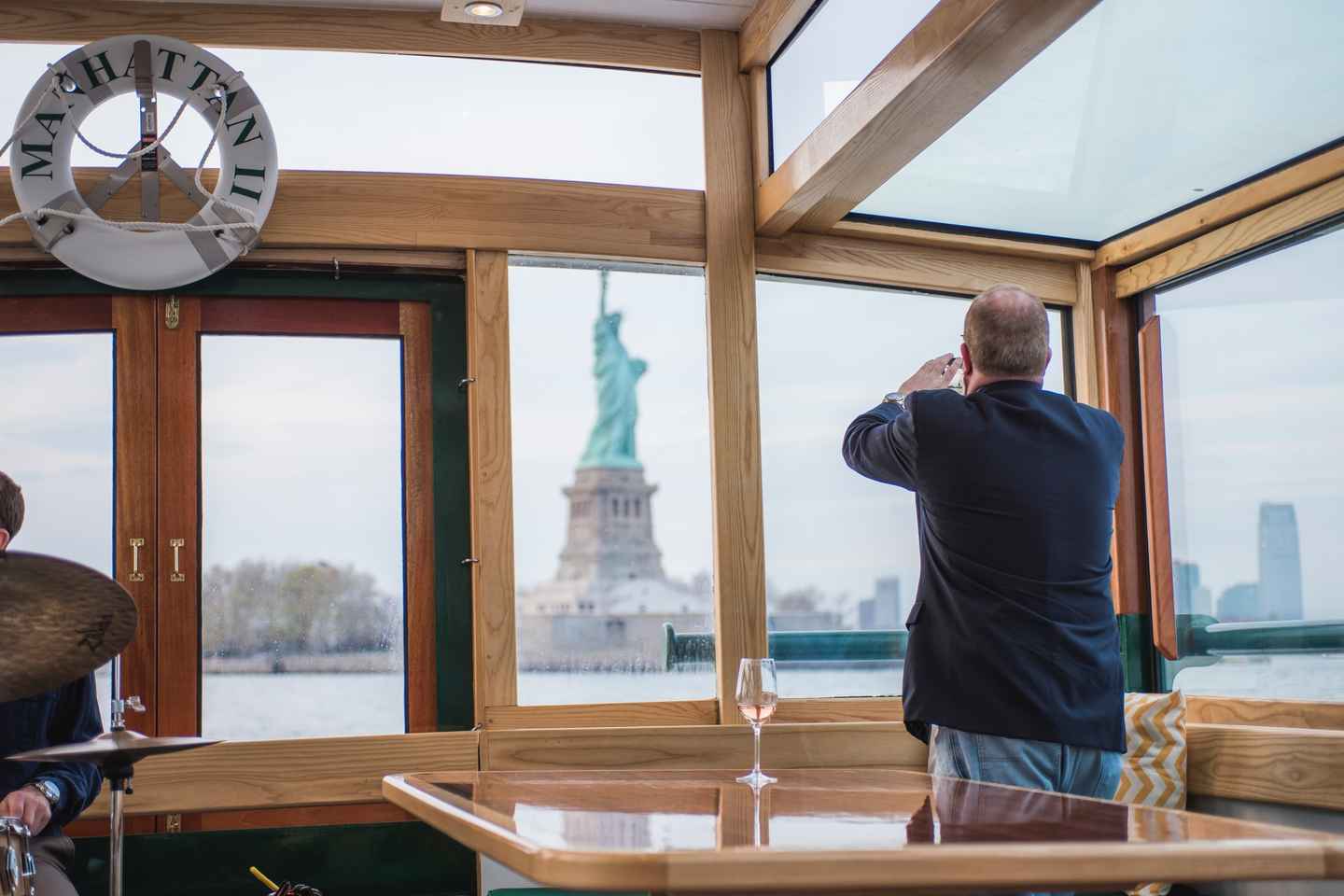 boat tours in manhattan | experience a romantic yacht cruise with stunning views