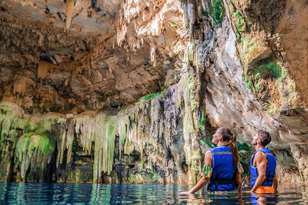 Cancún y RM: 3 días parque Xcaret, Xel-HA y Chichen Itzá