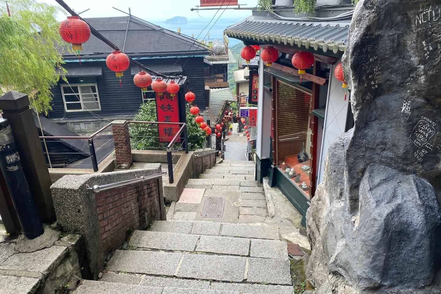 tempat instagramable di taipei | chiufen village dan pesisir timur laut