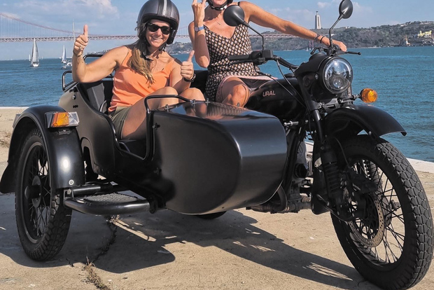 Lisbona Sidecar Tour (quello di netflix)