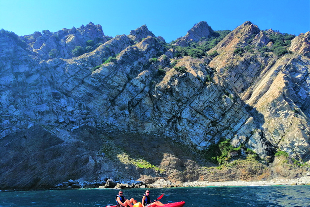 Monterosso al Mare: Kayak and Snorkel Tour to Punta Mesco