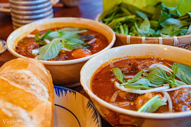 Ho Chi Minh: tour privato dello street food in moto
