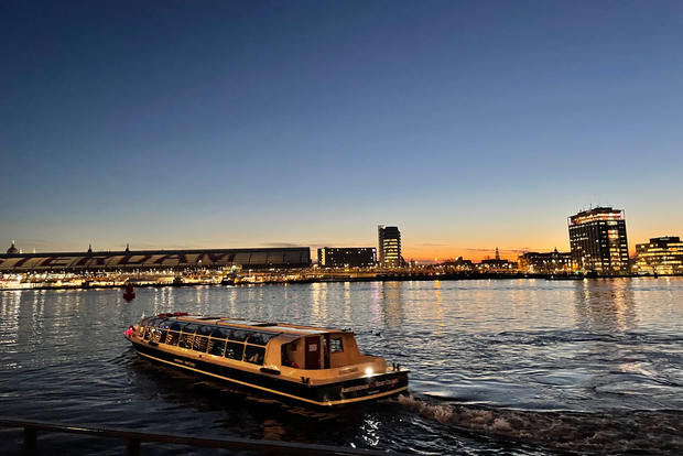 Amsterdam: Crucero en barco por la Fiesta de la Luz con comentarios en directo