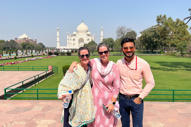 From Delhi: Taj Mahal Tour by Superfast Train with transfers