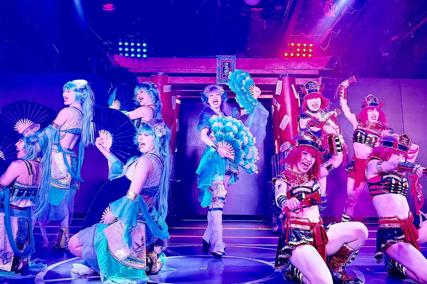 see a world-class robot show at robot restaurant