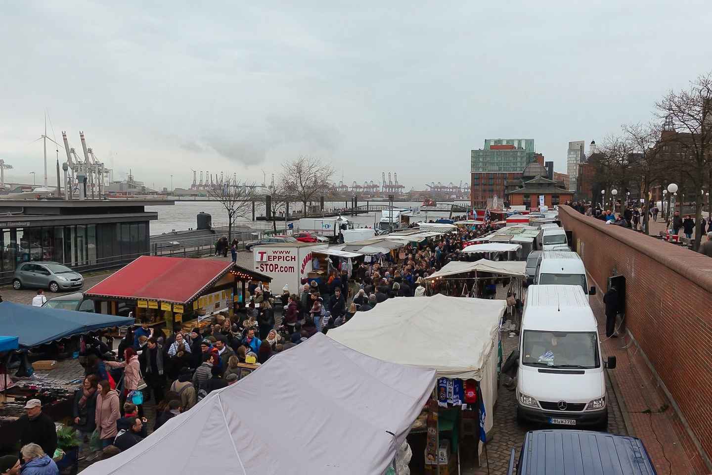 visit the fischmarkt