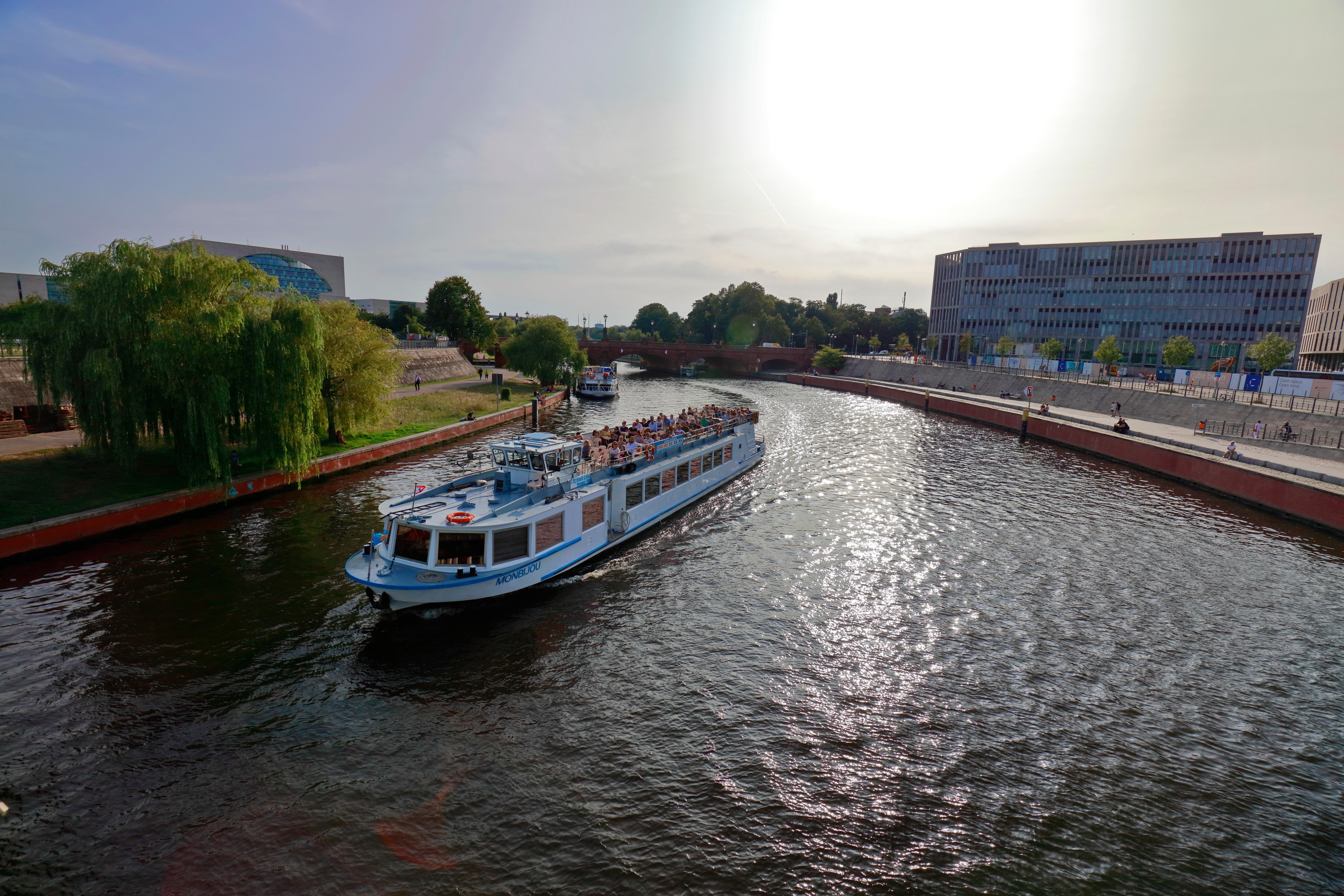 Boat Tour in Saint Petersburg