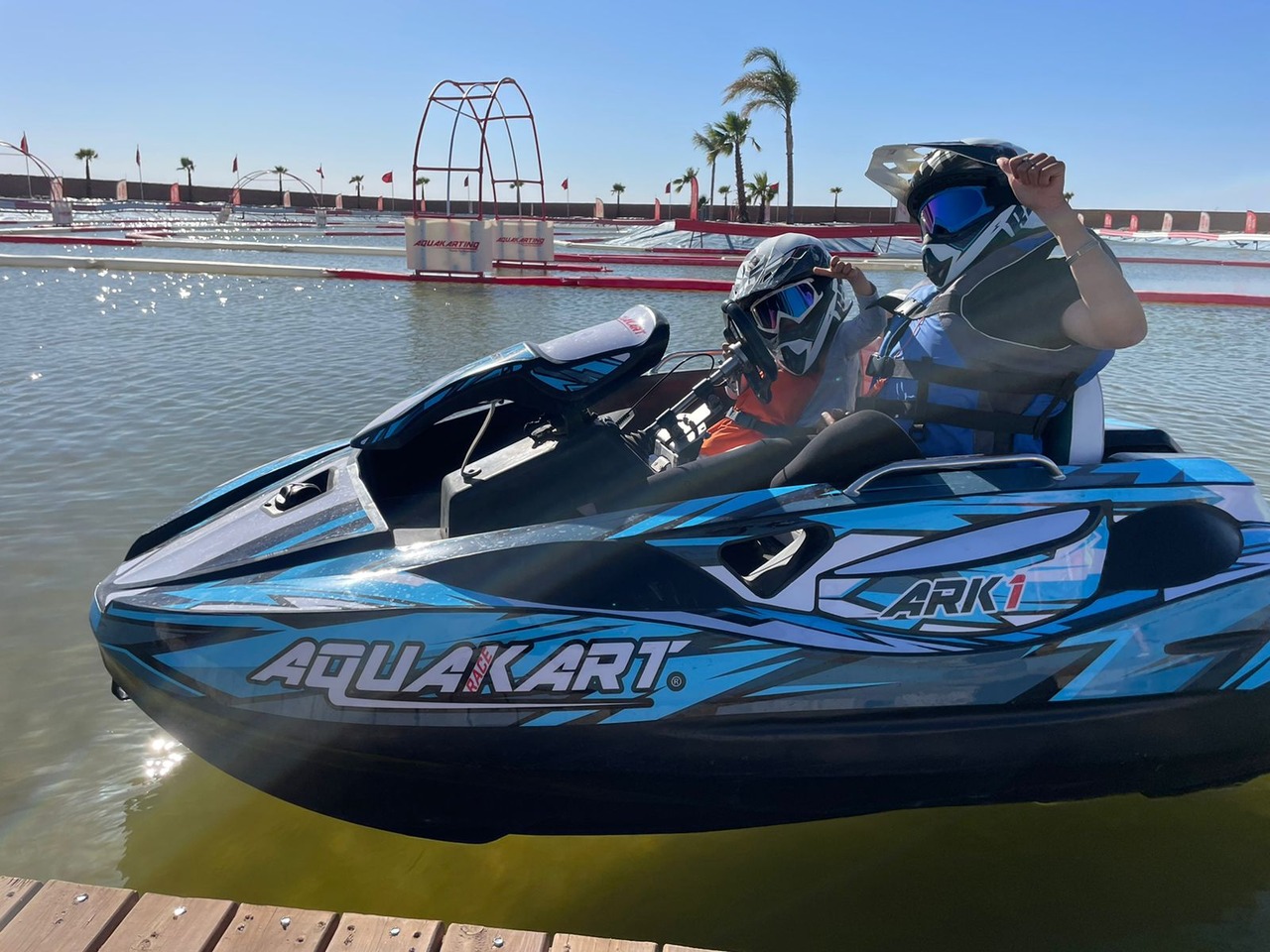 Piloter un kart sur l’eau au complexe NAR à Marrakech