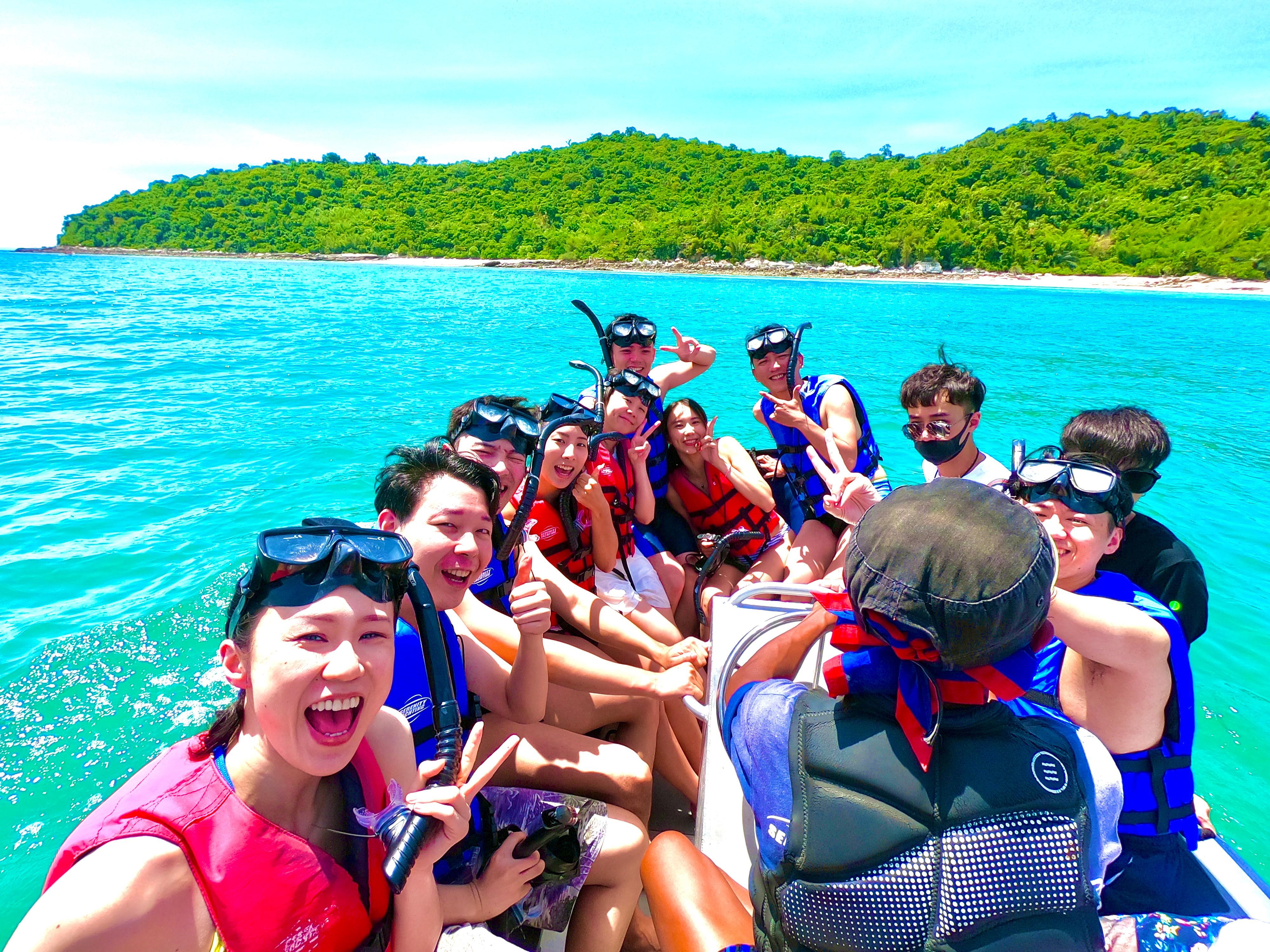 Pattaya: Exclusive 3-Island Luxury Catamaran Cruise