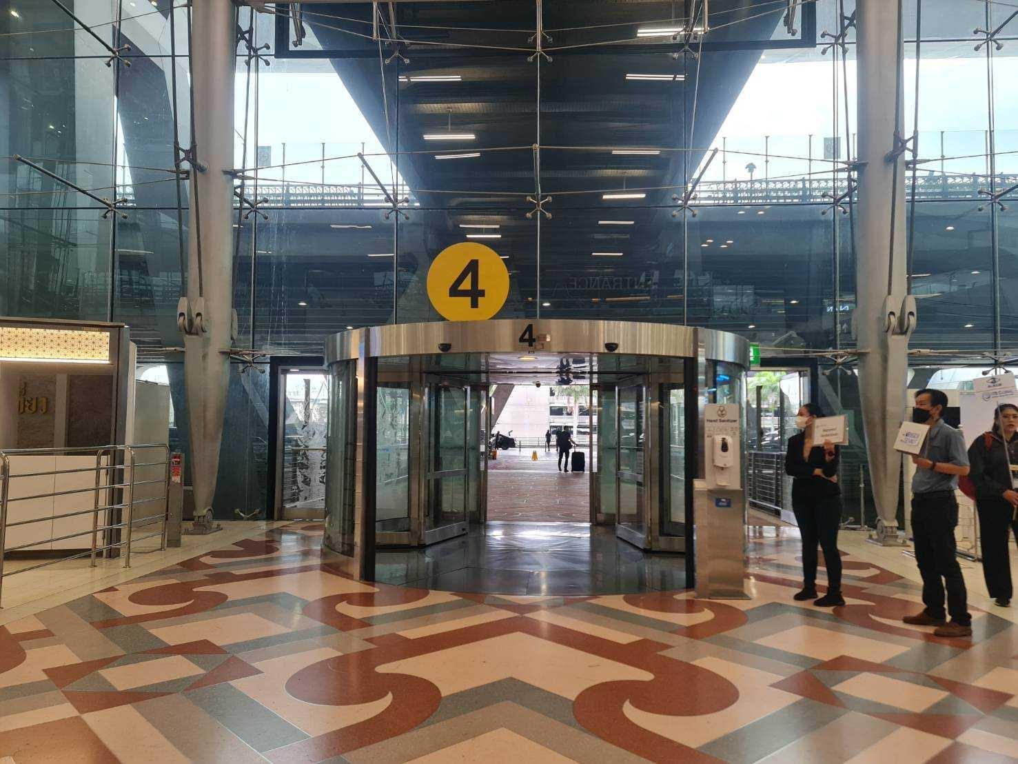 Bangkok Suvarnabhumi Airport: Private Hotel Transfer with Tollway