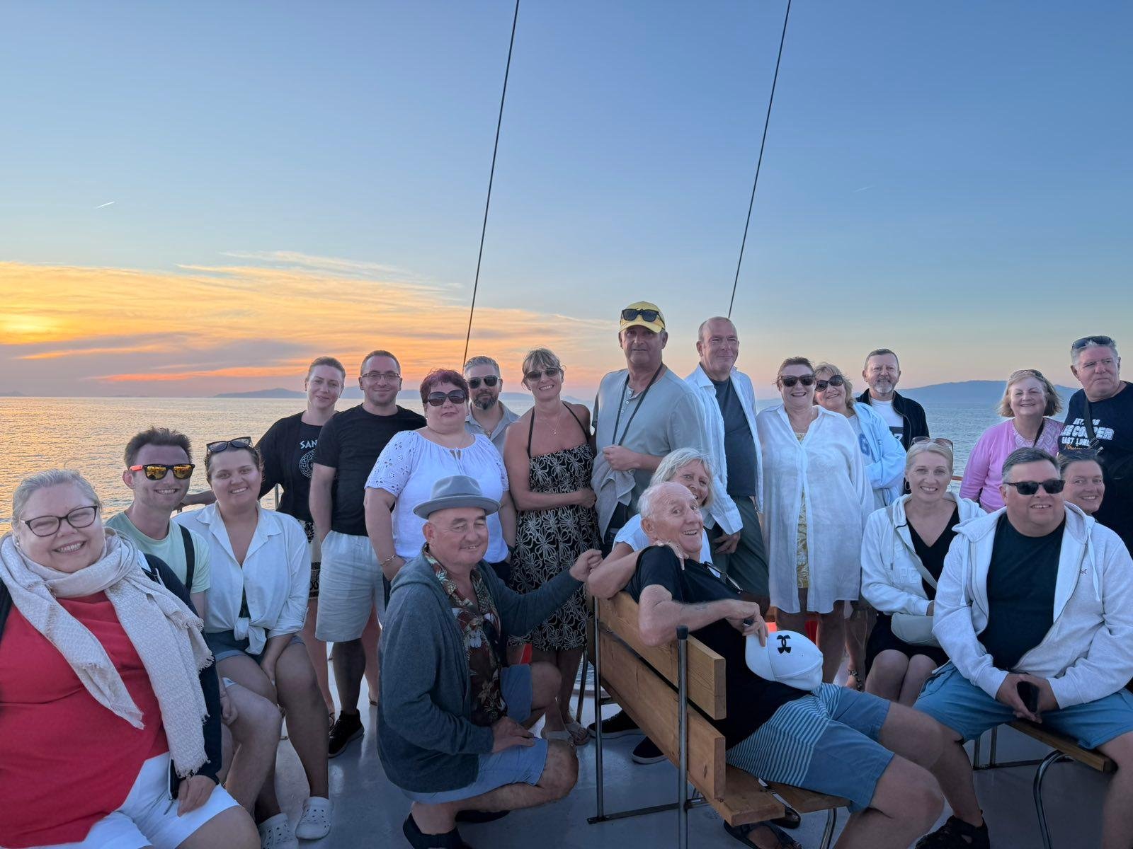 Santorini Volcanic Islands & Hot Springs Boat Cruise