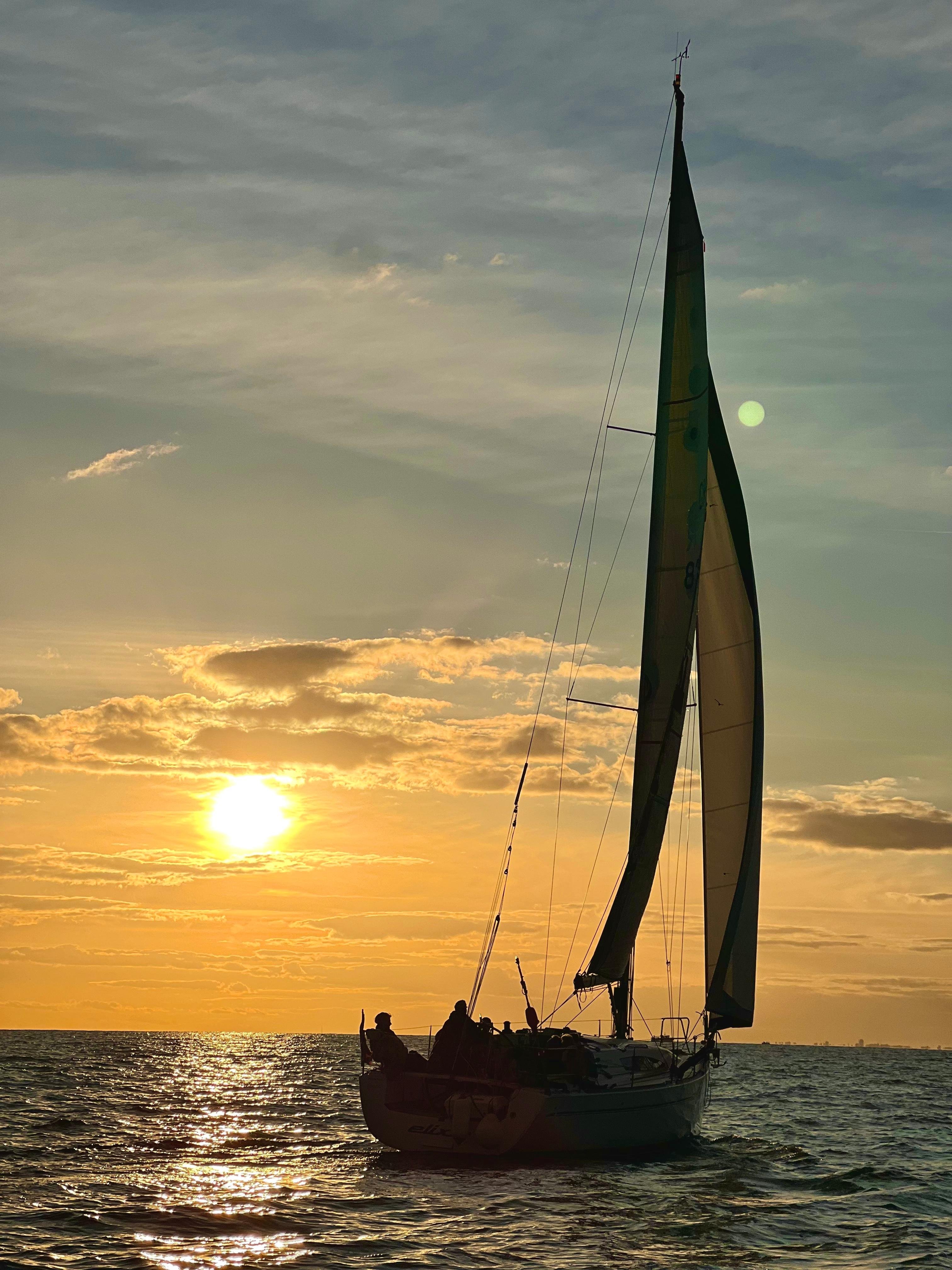 Brighton Sunset Sail with Wine