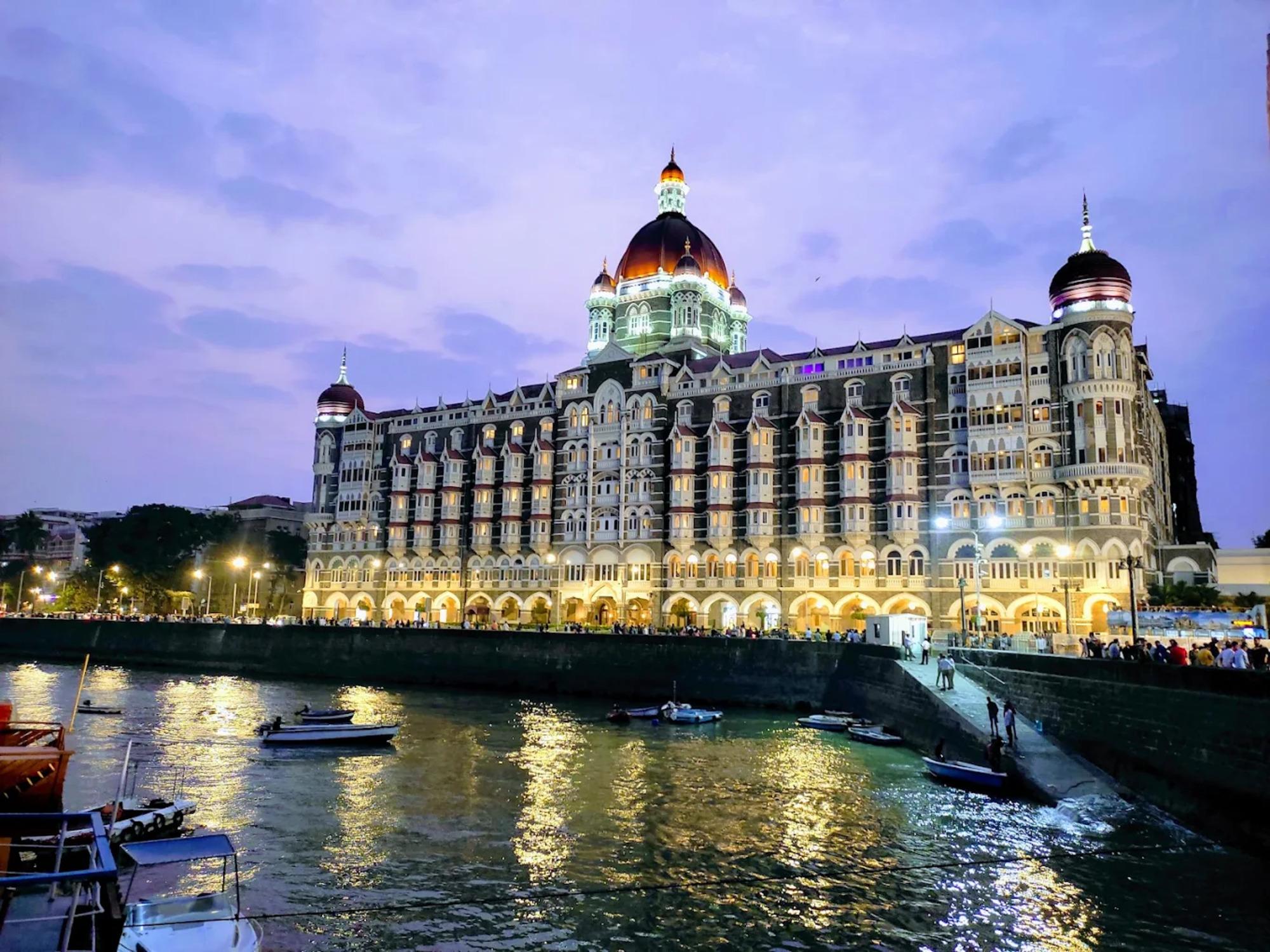 Mumbai Full-Day Private Sightseeing Tour: Culture, History & Architecture