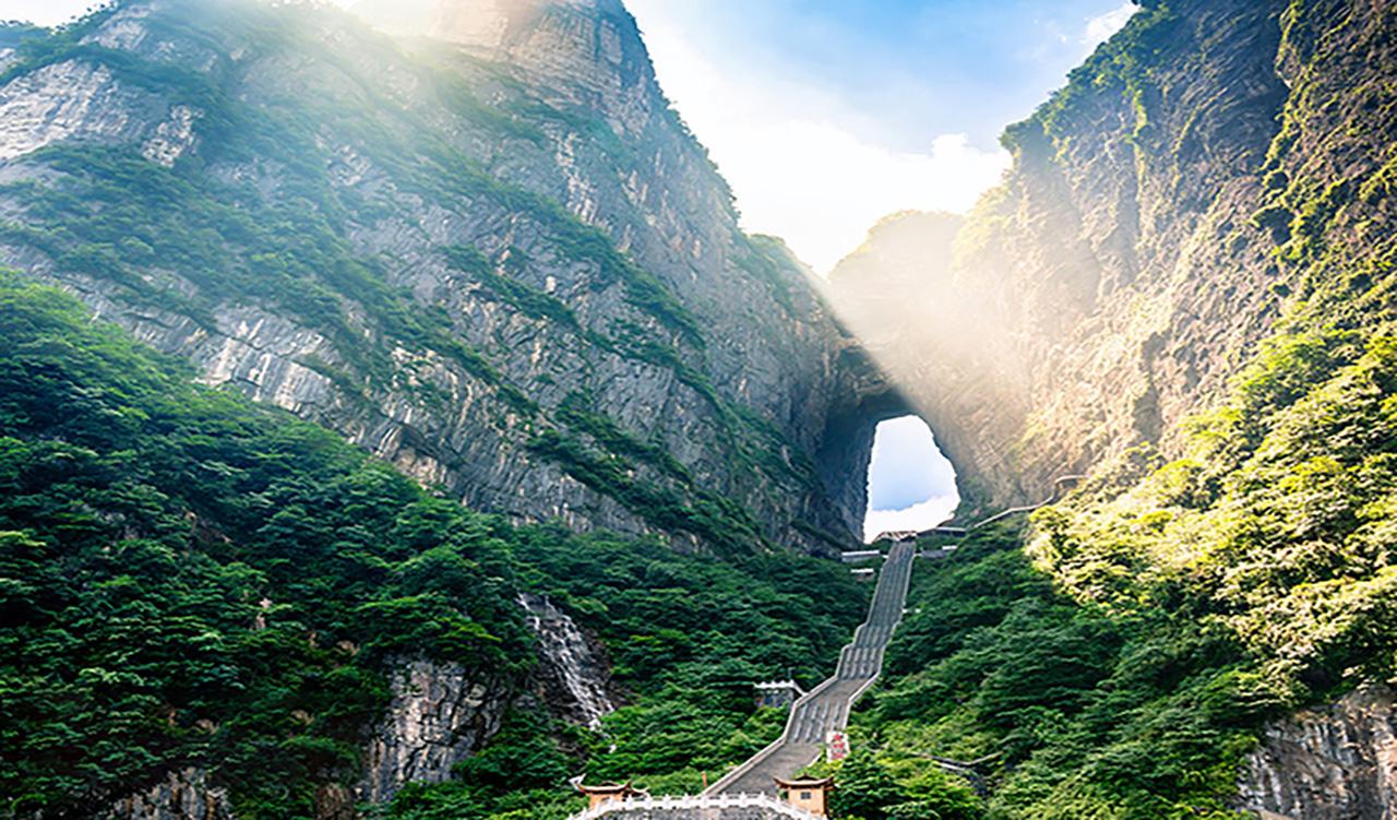 Zhangjiajie 3-Day Private Tour: Avatar Peaks, Glass Bridge & Tianmen Mountain
