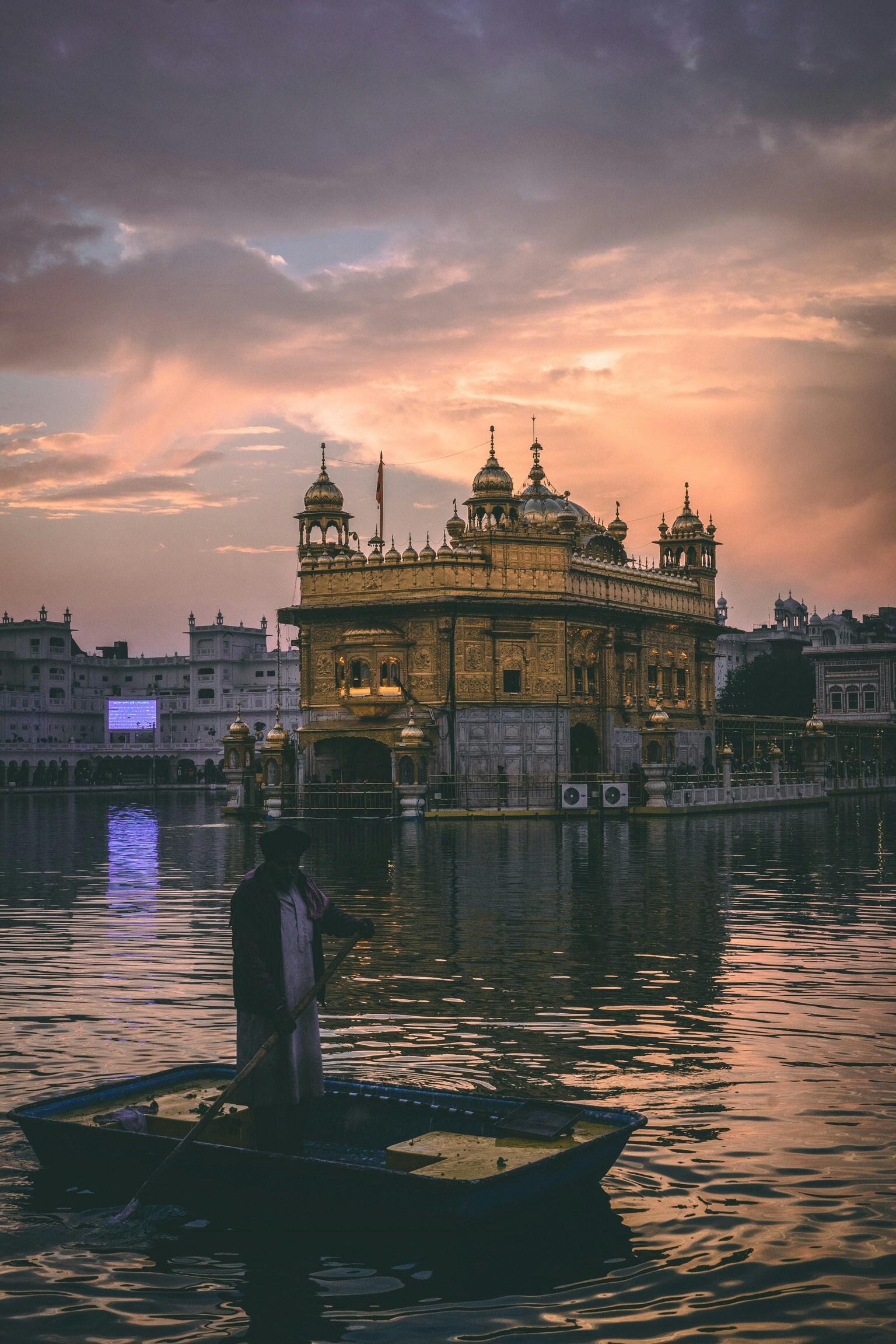 Amritsar: Golden Temple Behind-the-Scenes with Sikh Guide - 2026 (Verified Reviews)