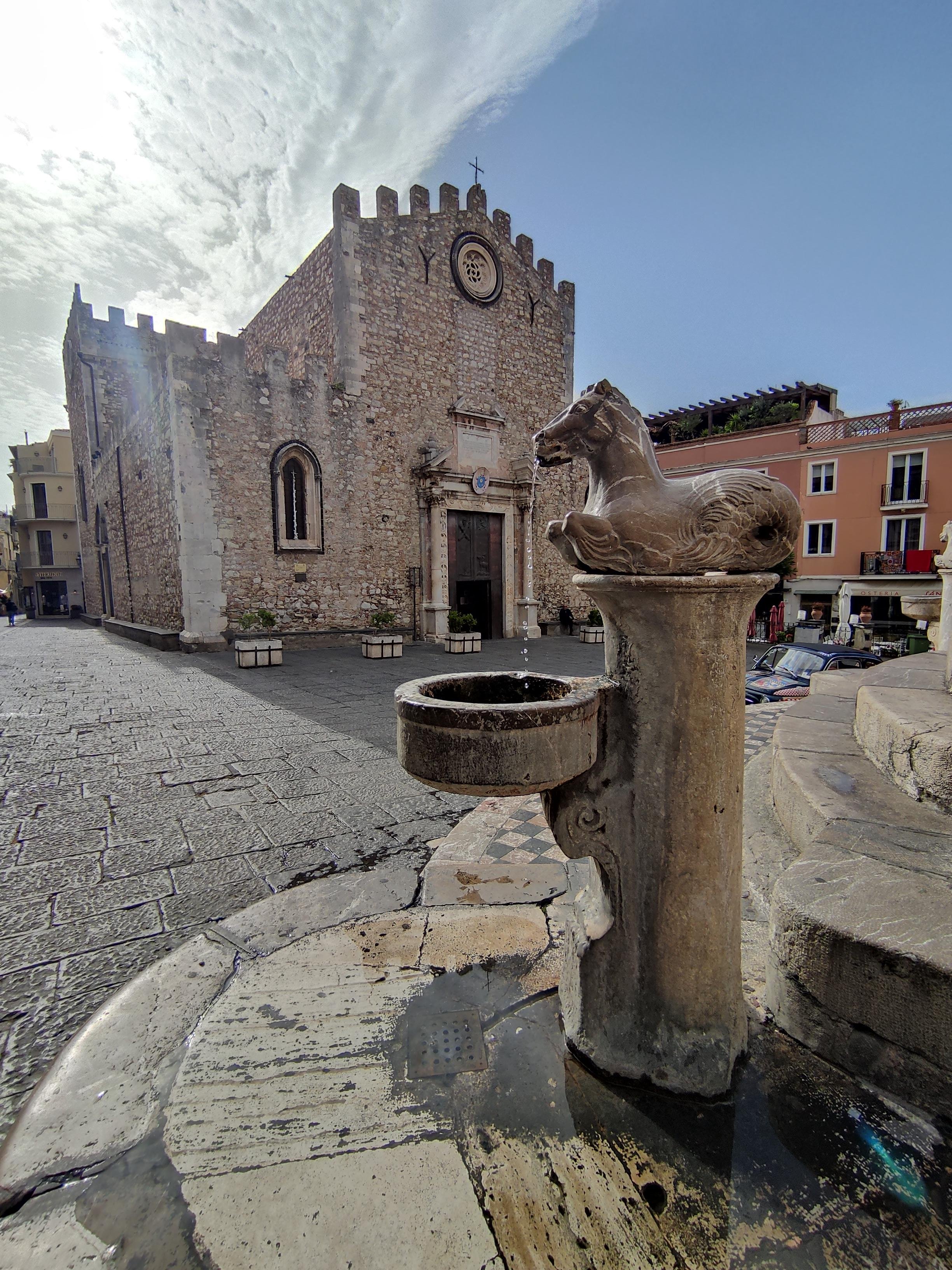Private Taormina Walking Tour & Ancient Theater Experience