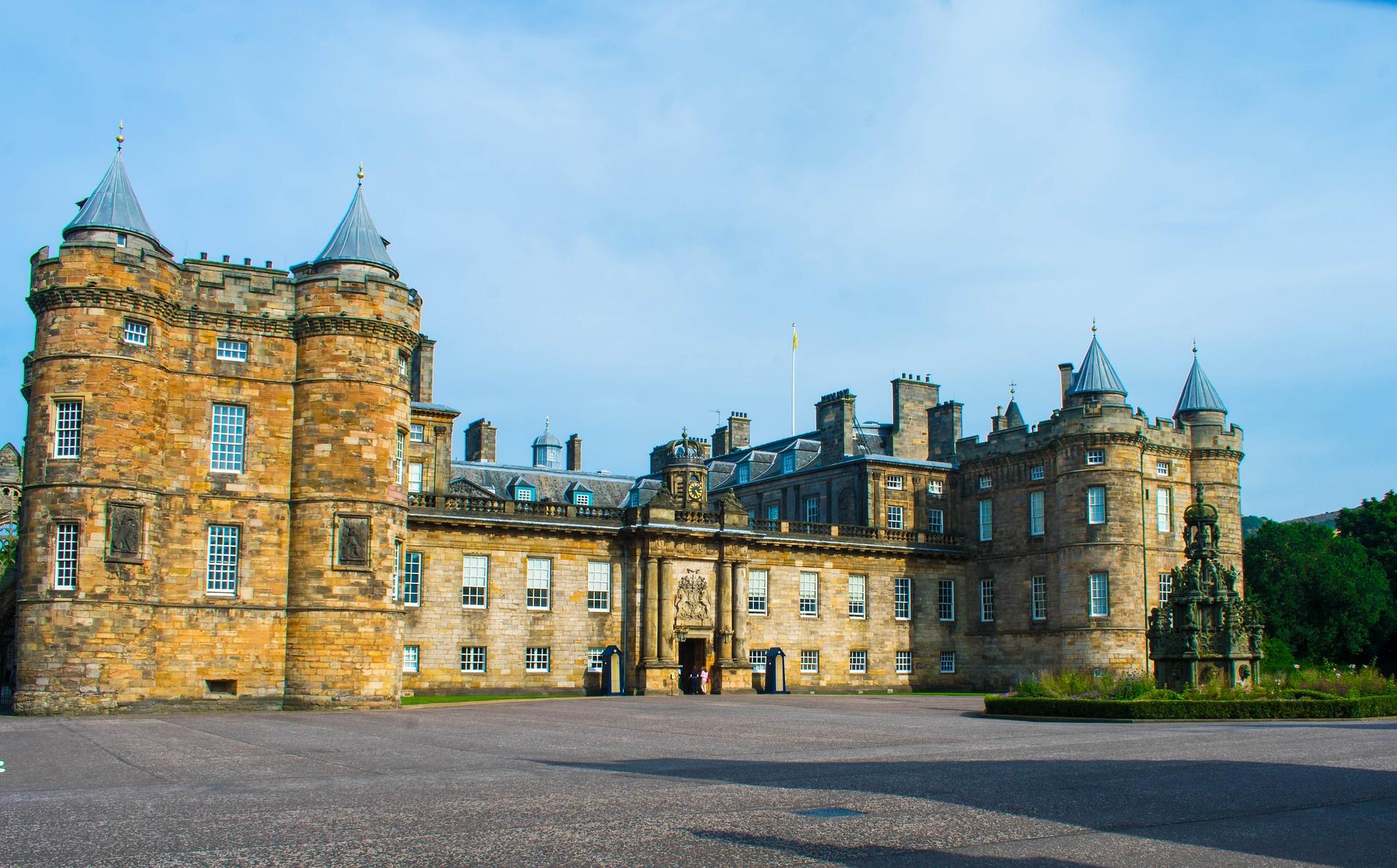 Edinburgh Harry Potter Walking Tour with Holyrood Palace Entry