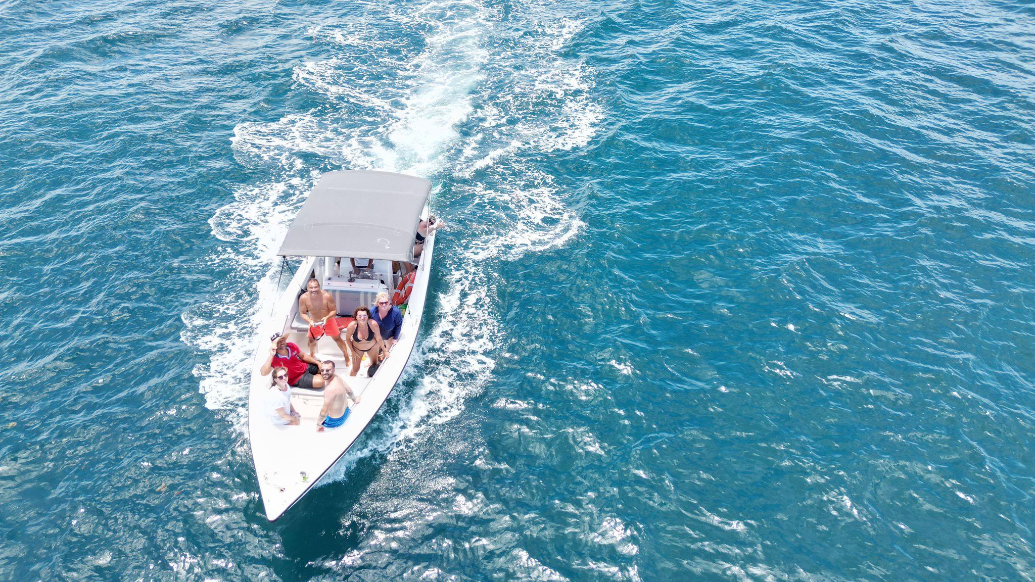 Captain Manou's White Sandbar & Lobster Adventure