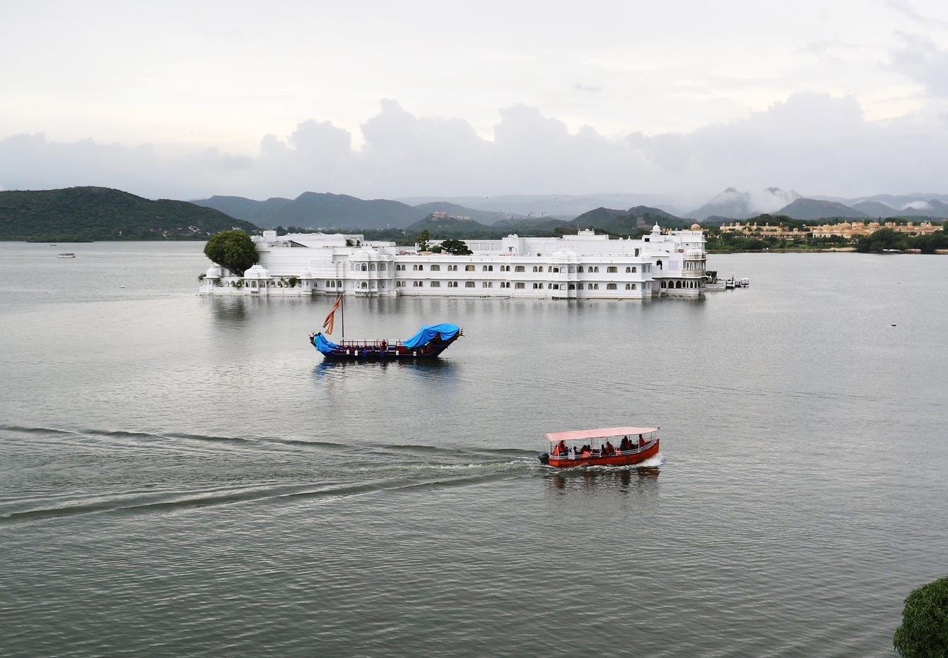 Udaipur Private Half-Day City Highlights Tour