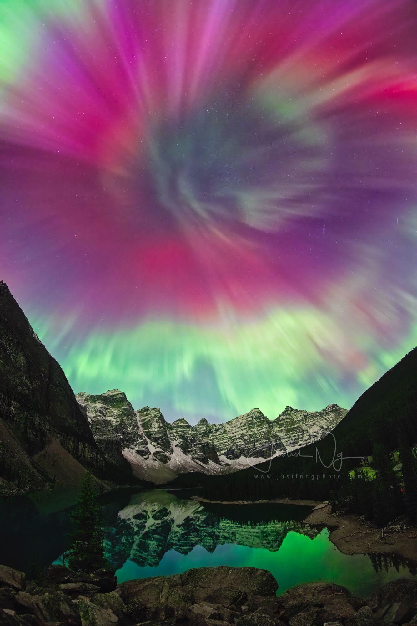 Banff or Moraine Lake Night Tour with Stargazing