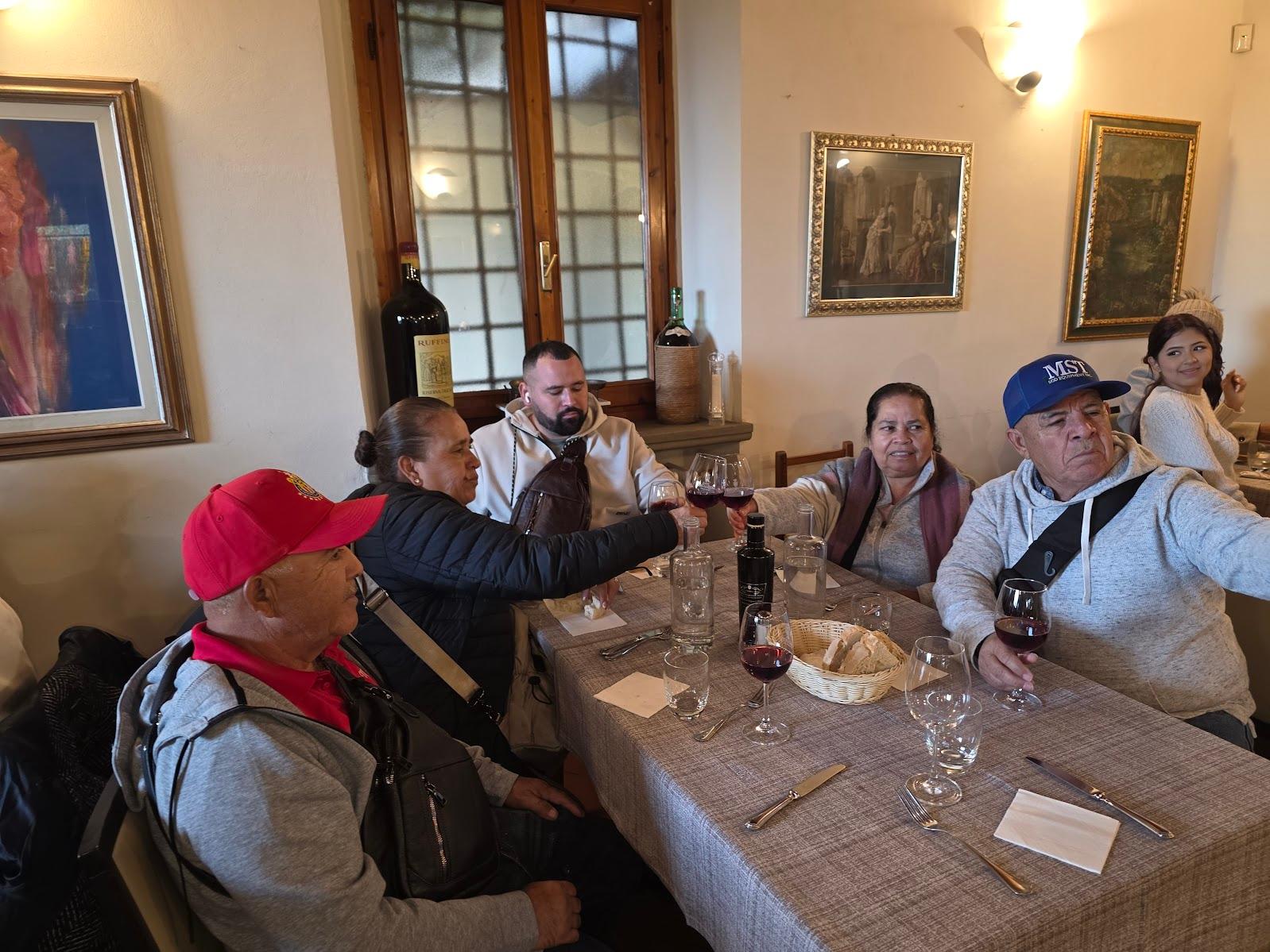 Florence: Michelangelo Hill Panoramic Tour with Food Tasting