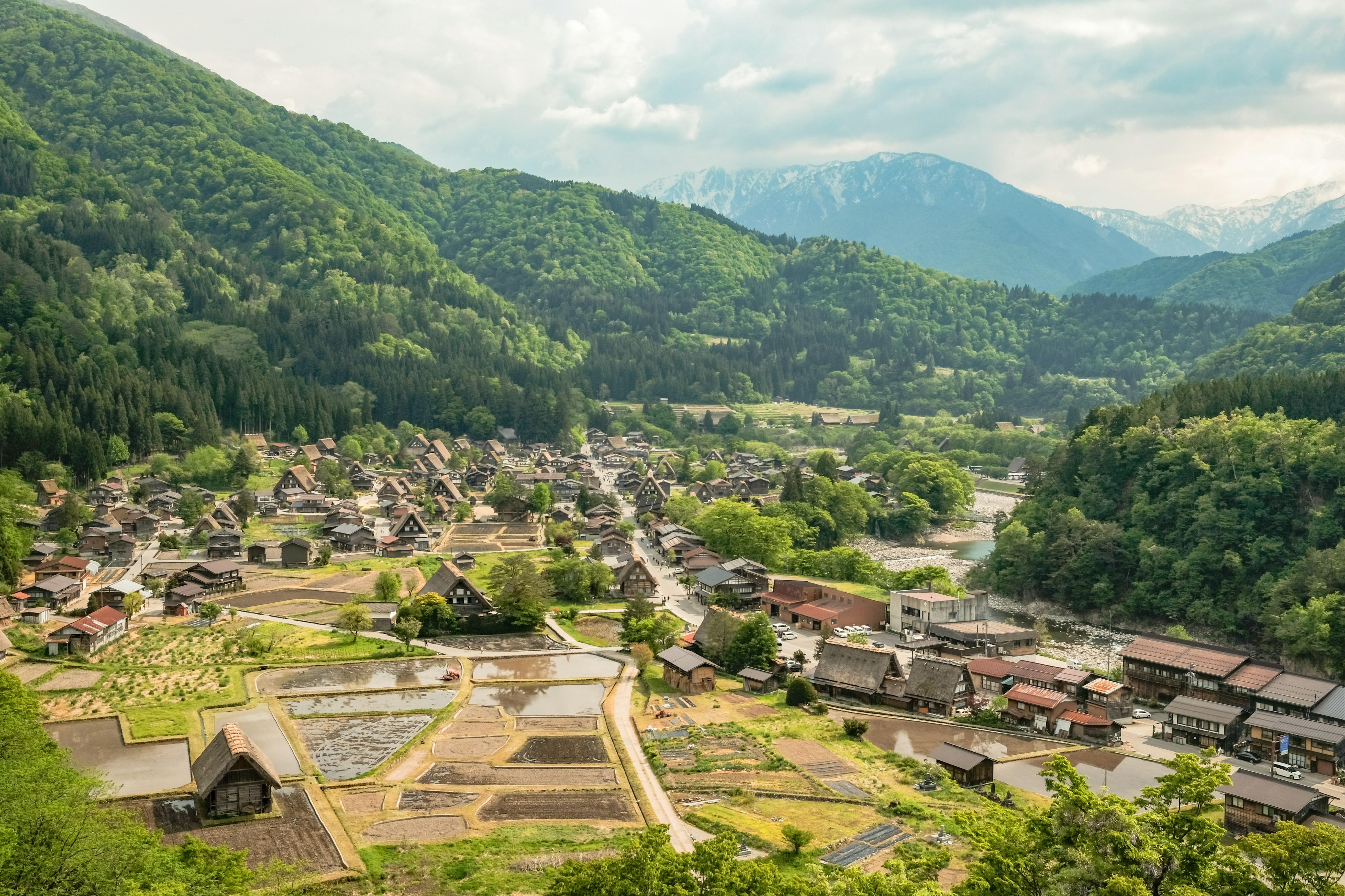 Tokyo to Shirakawago & Kanazawa Day Trip