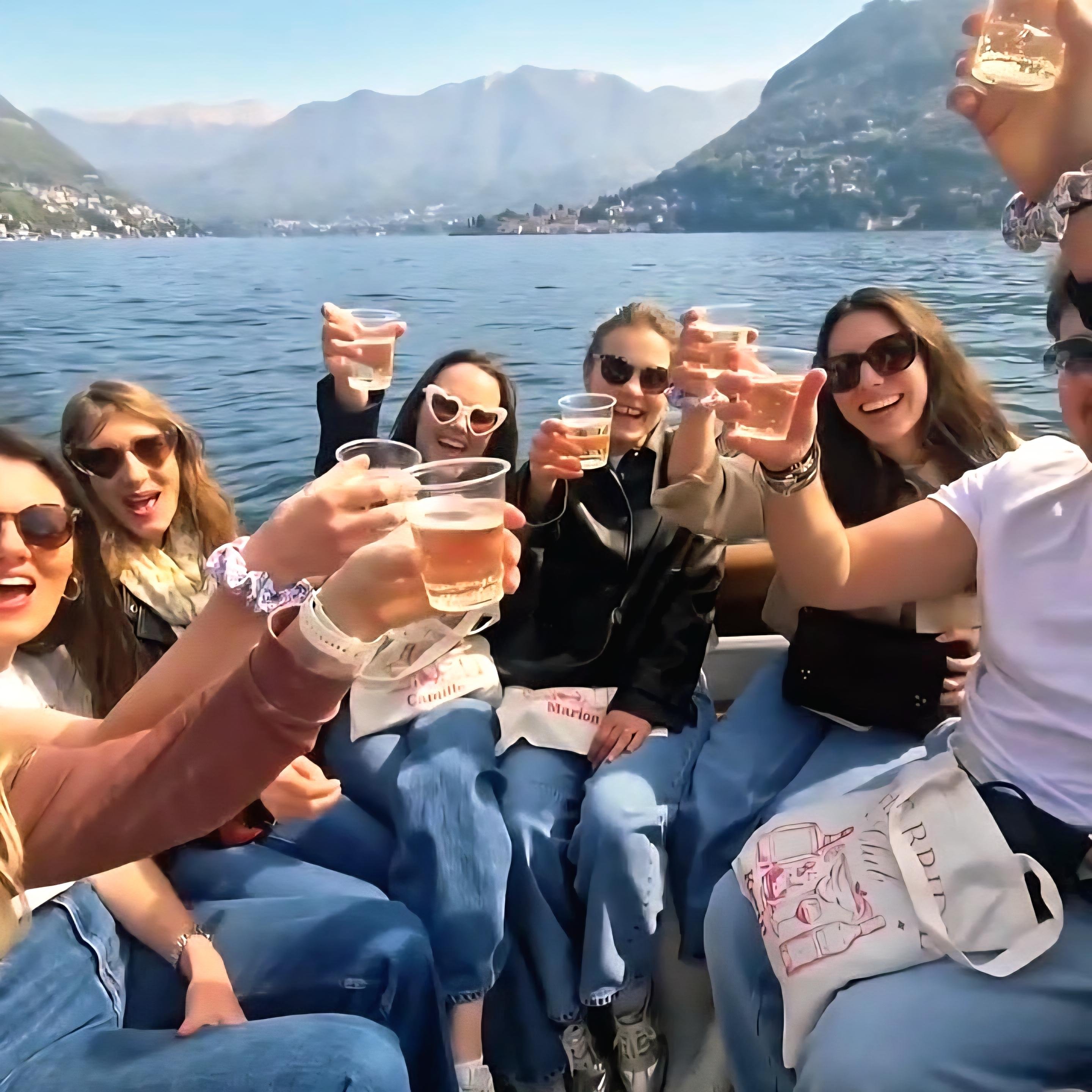 Lake Como boat tour - villa coastline from the water — image 5