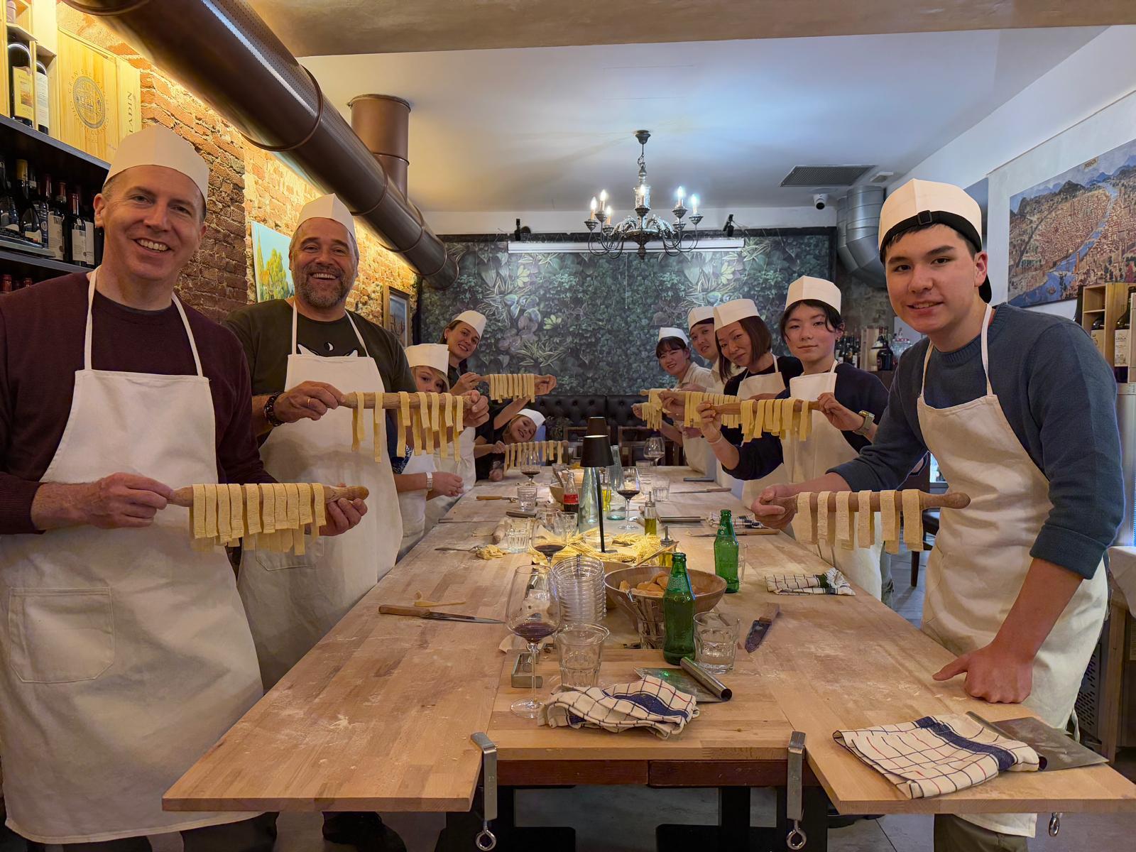 Florence: Pasta & Tiramisu Cooking Class with Unlimited Wine