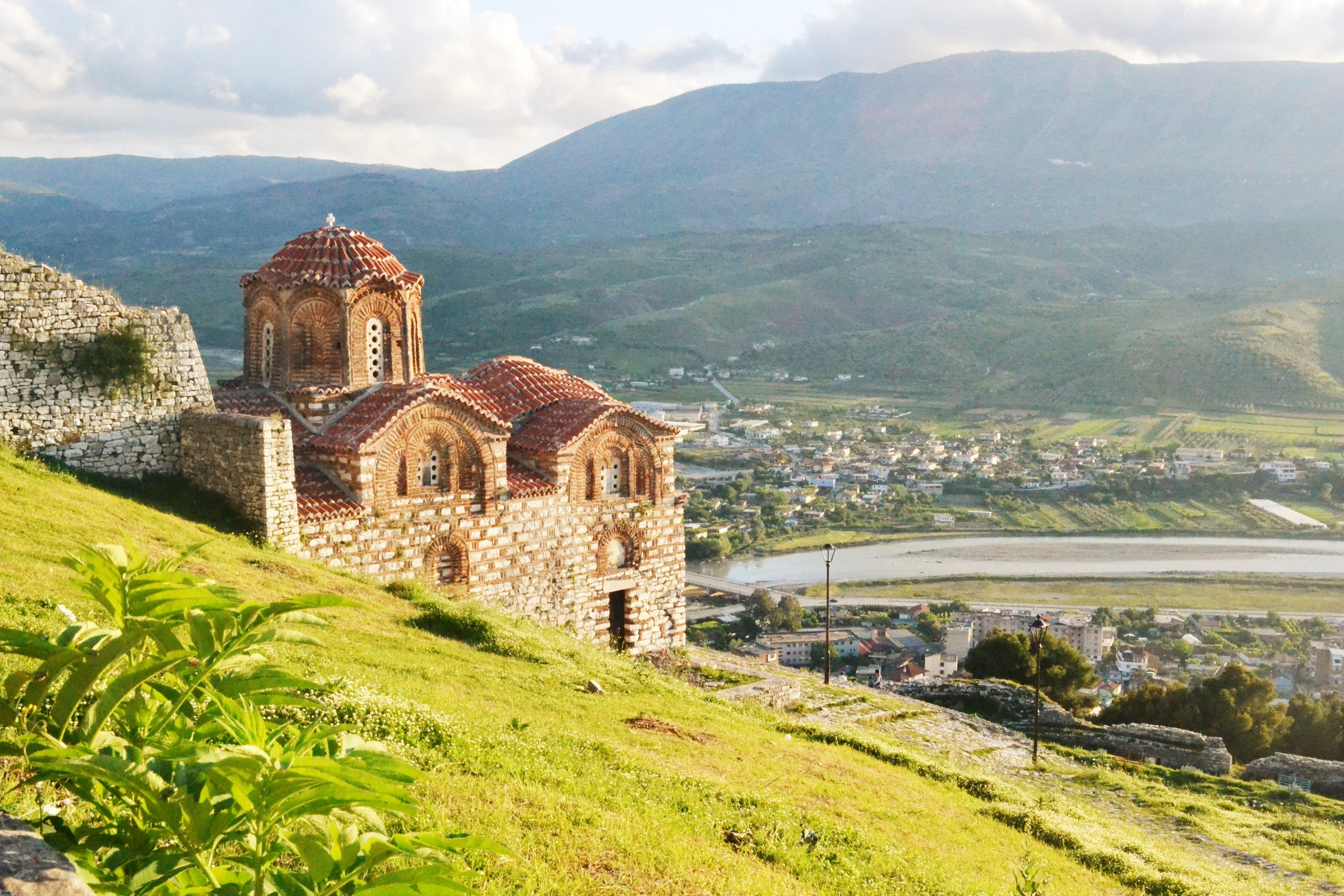 Private Berat UNESCO Heritage Tour with Lake Belsh Stop