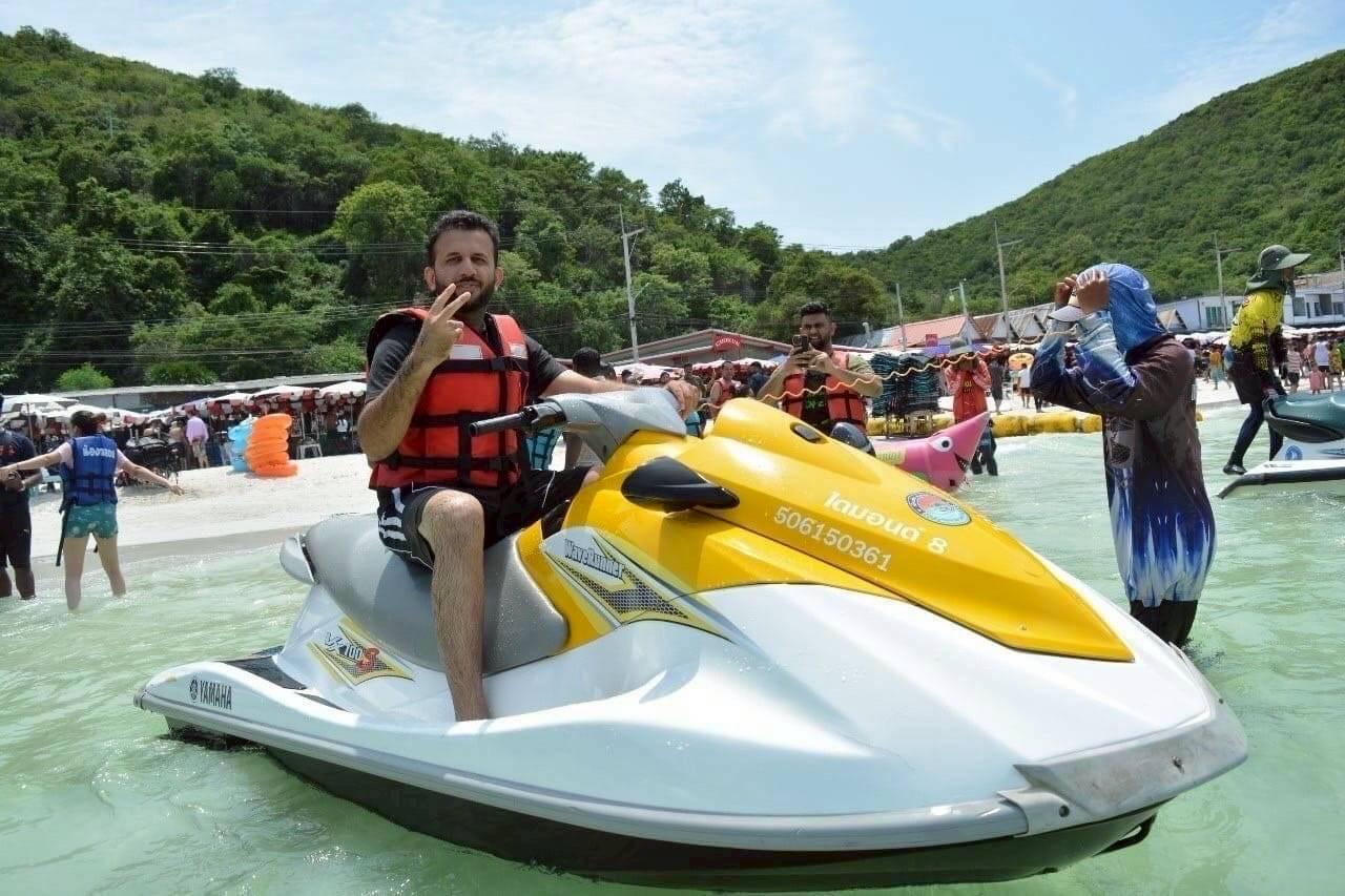 Pattaya to Coral Island: Speedboat & 4-Activity Day Trip