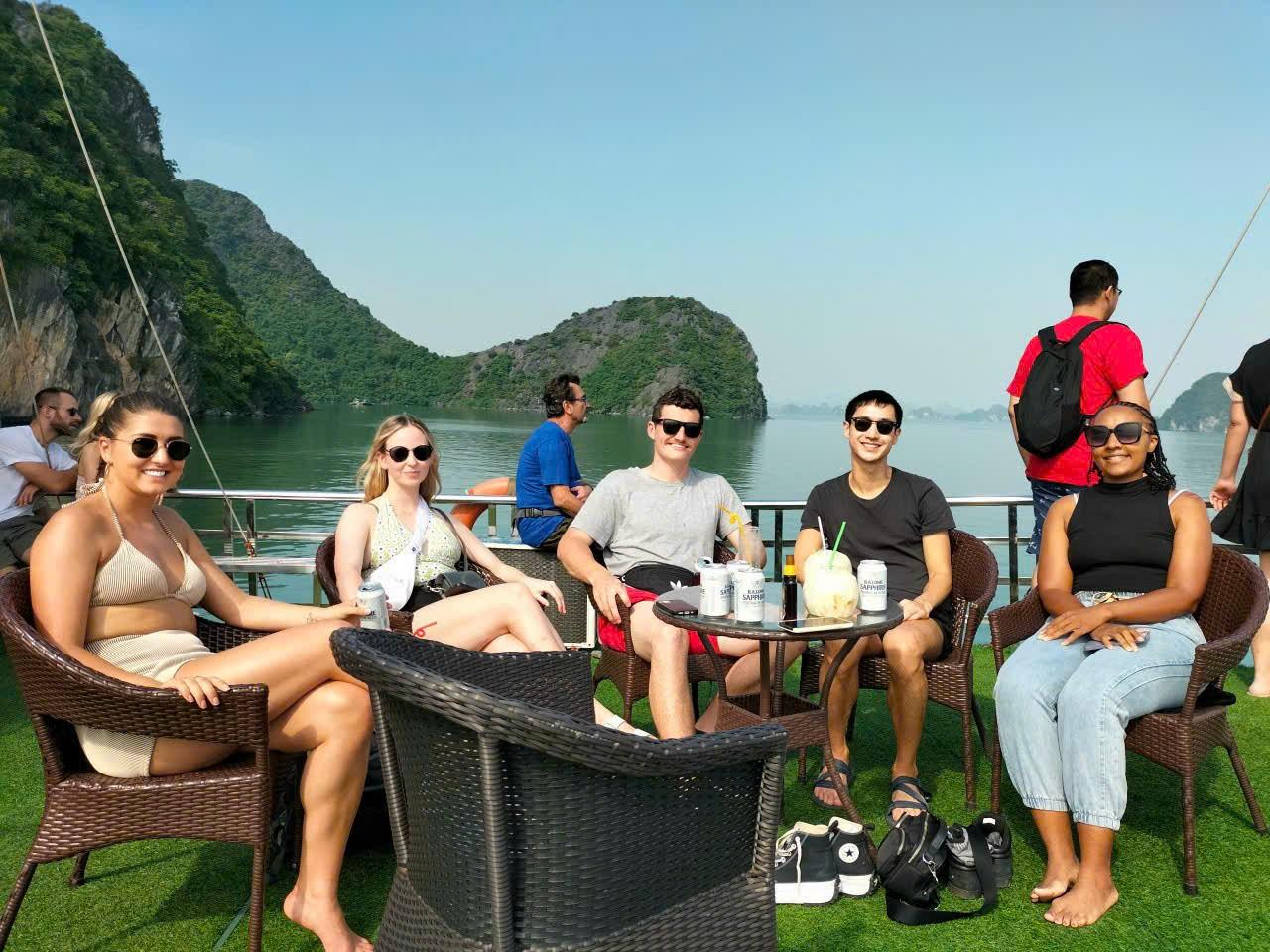 Ha Long Bay Full-Day Cruise: Caves, Kayaking & Scenic Views